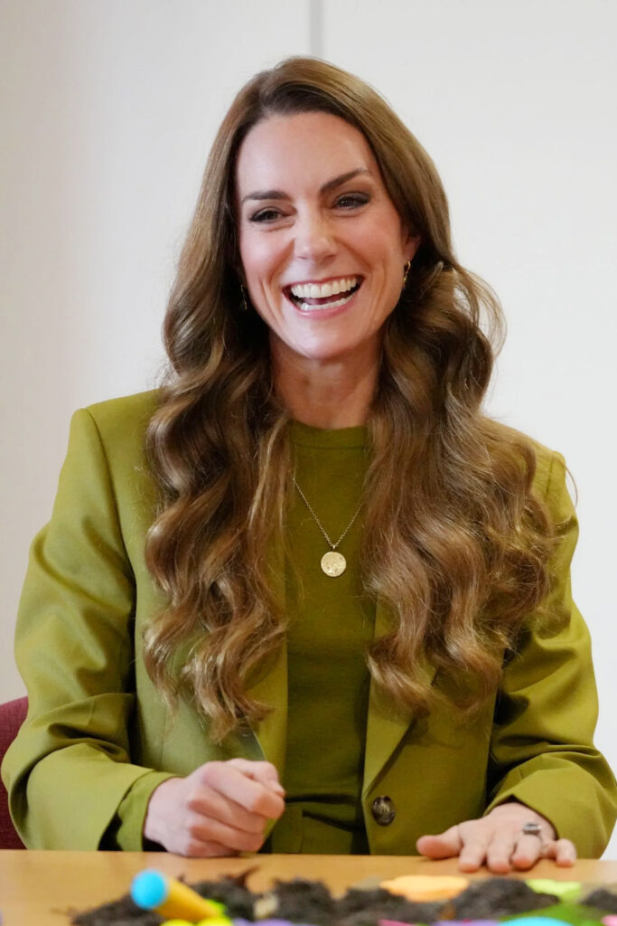Kate Middleton’s Olive Suit
