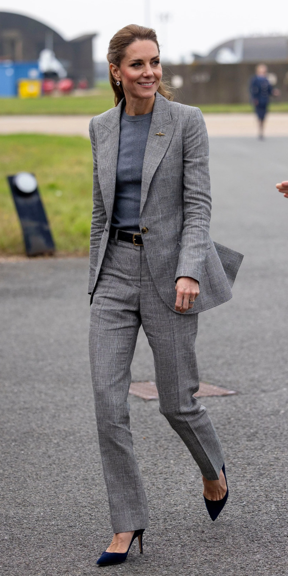 Kate Middleton shines at RAF Coningsby in chic grey suit