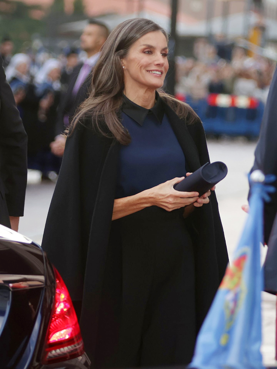 Queen Letizia's style at the Princess of Asturias concert in Oviedo.