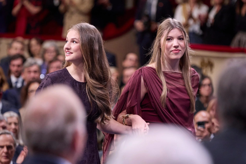 Unseen Images of Princess Leonor and Infanta Sofia in Zarzuela’s Christmas Video Zarzuela prepares a special Christmas video