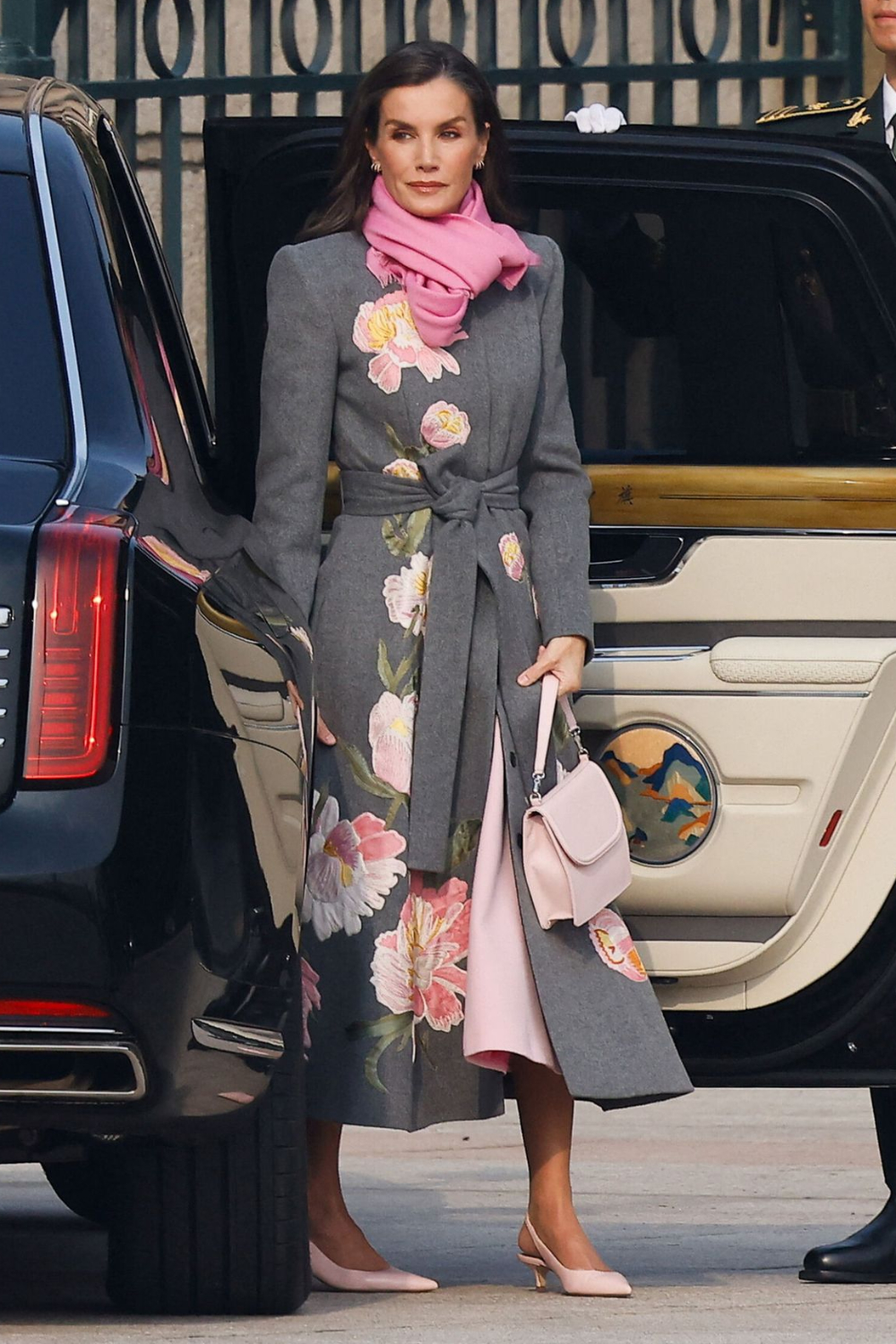Queen Letizia captivated at the Beijing ceremony in a floral Carolina Herrera coat