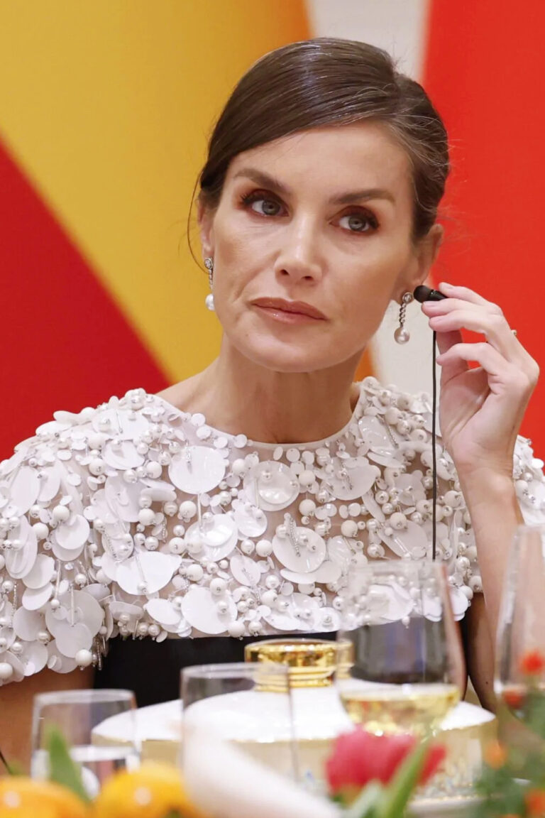 Queen Letizia Shines in Timeless Black and White Carolina Herrera Dress Queen Letizia's Style at Beijing State Banquet