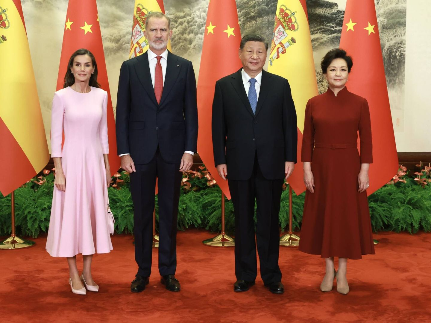 Queen Letizia’s Floral Carolina Herrera Coat » Fashion