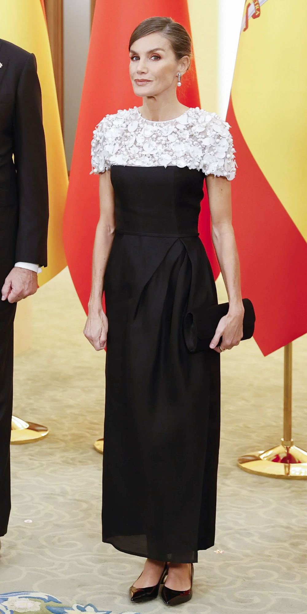 Queen Letizia impressed in Beijing wearing a black and white Carolina Herrera dress