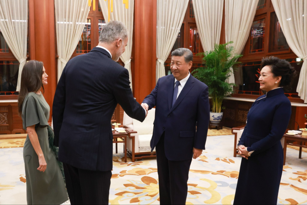 The King and Queen, together with the President of the People's Republic of China, Xi Jinping, and the First Lady, Peng Liyuan, in Zhongnanhai.