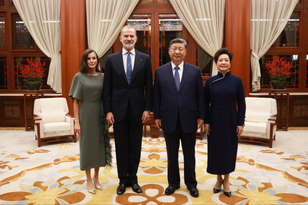 The King and Queen, together with the President of the People's Republic of China, Xi Jinping, and the First Lady, Peng Liyuan, in Zhongnanhai.