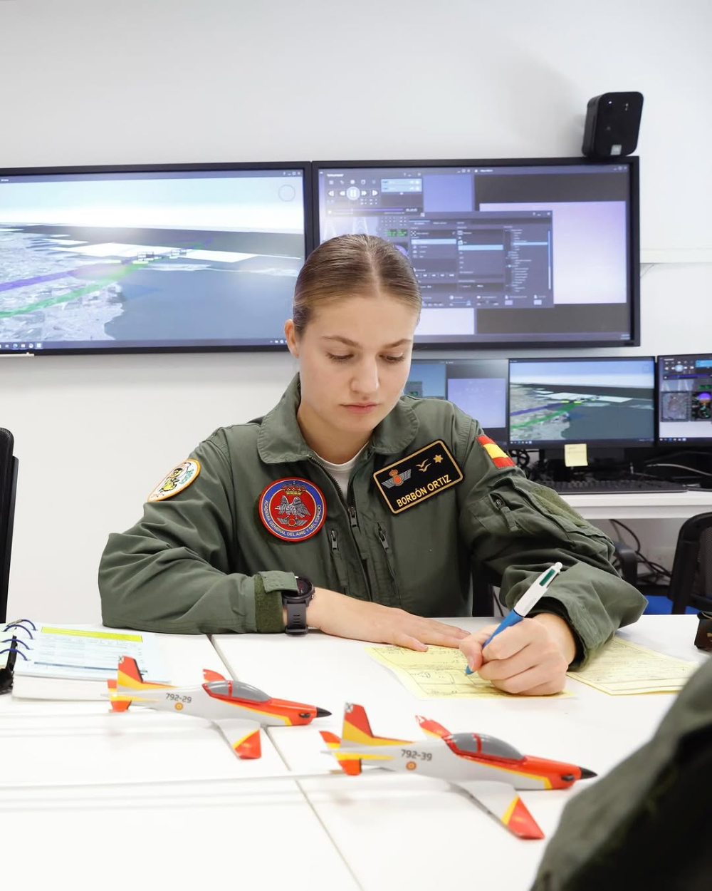 In Pictures: Princess Leonor's First Flight in the Pilatus PC-21 Aircraft Princess Leonor's First Solo Flight Images Released