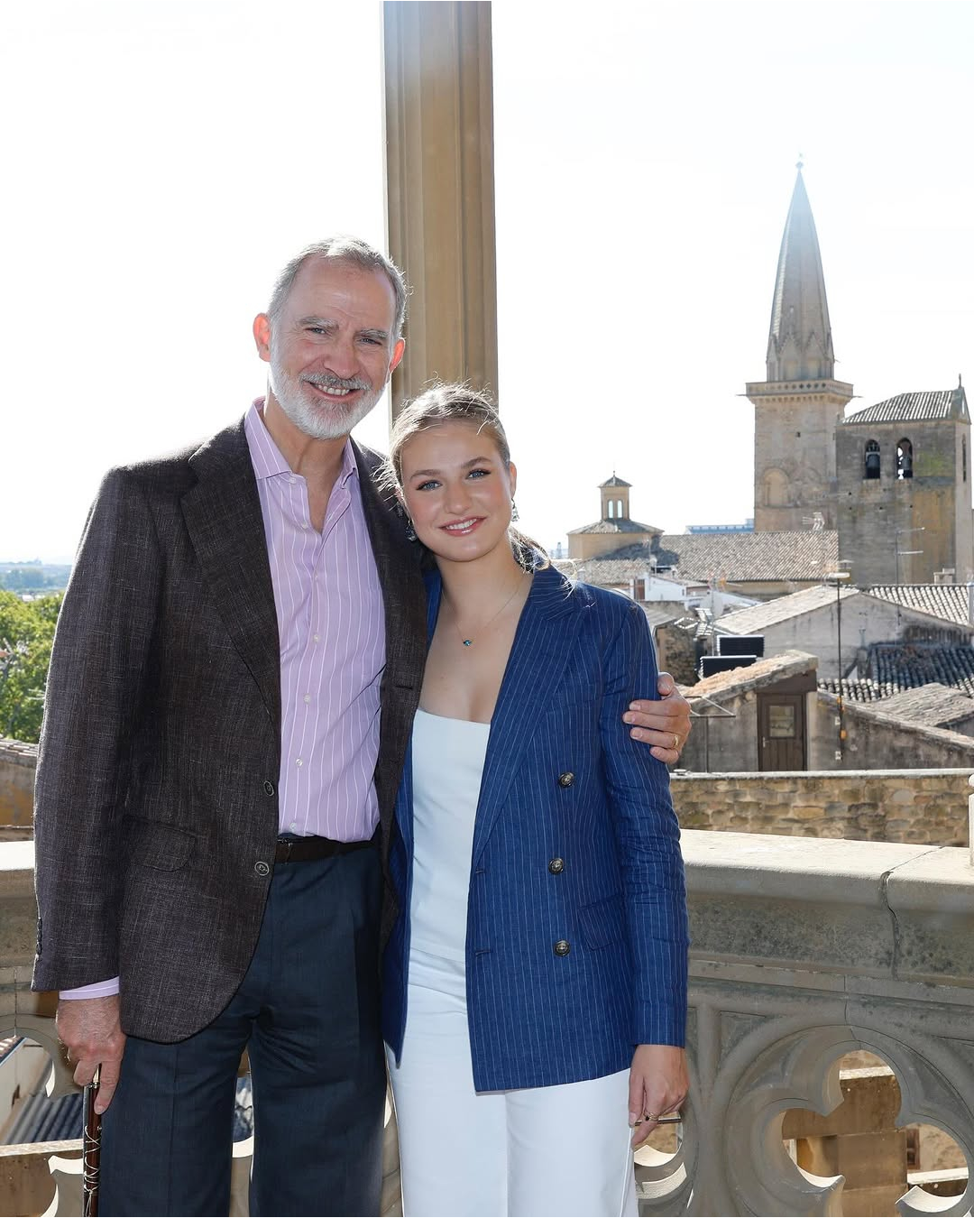 What did Princess Leonor Do in 2025? The Royal Family Summarizes Its Year in 20 Photos The bond between father and daughter in Tudela