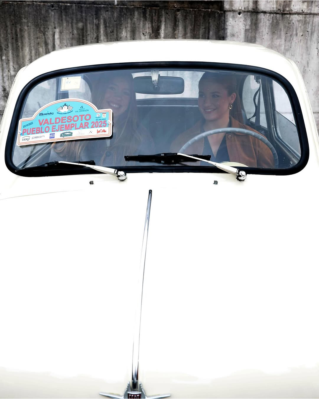 What did Princess Leonor Do in 2025? The Royal Family Summarizes Its Year in 20 Photos Unpublished image of Leonor and Sofia