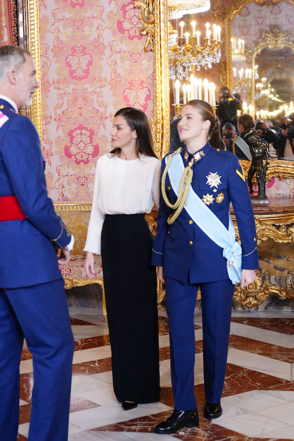 Felipe, Letizia, and Leonor Inaugurate 2026 at the Military Easter Parade Leonor in full dress uniform and Queen Letizia, in black and white