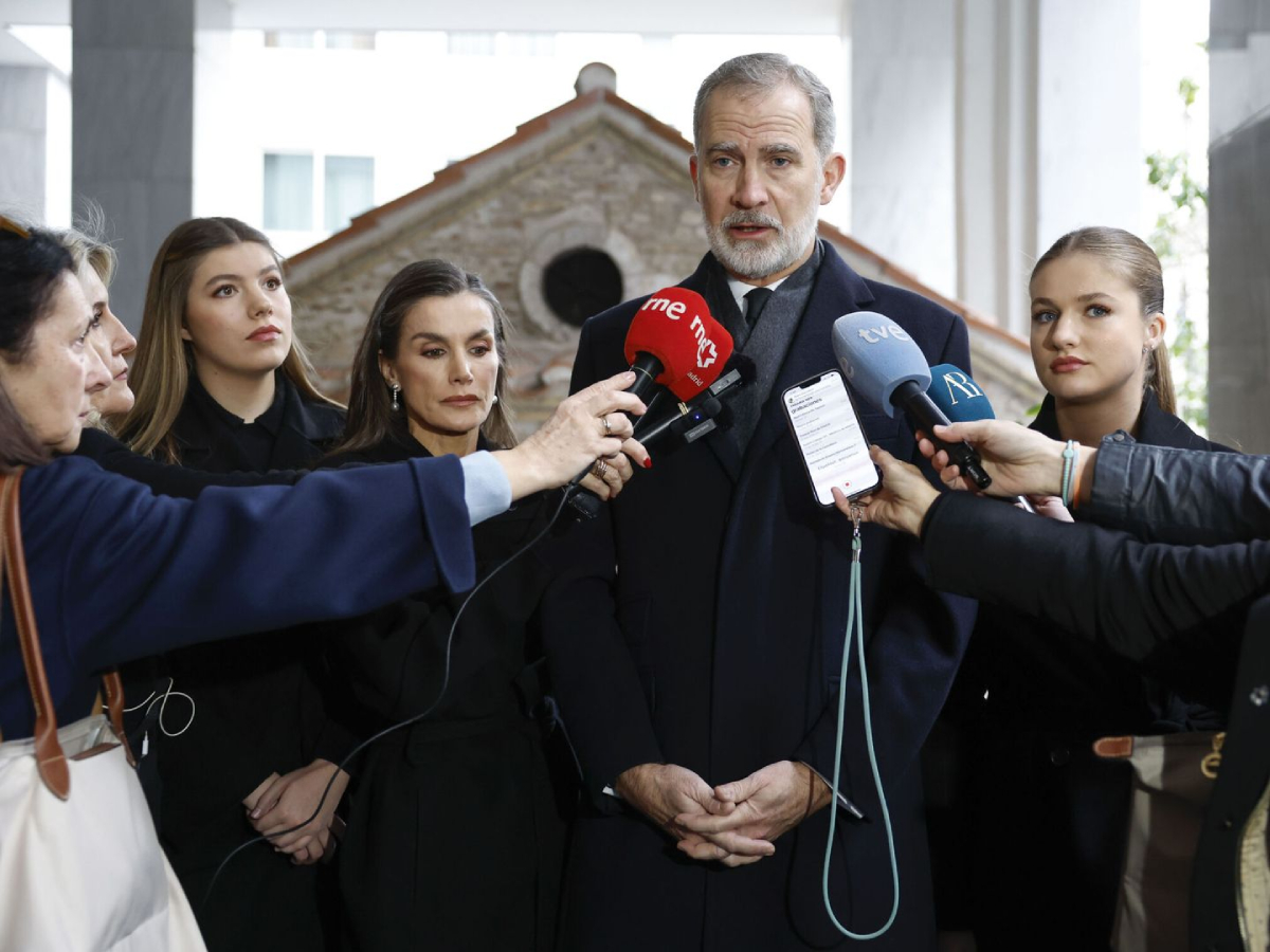 The Most Moving Moment at Princess Irene's Funeral: Leonor Comforting Her Tearful Grandmother Sofia The Spanish royal family at the funeral of Irene of Greece in Athens