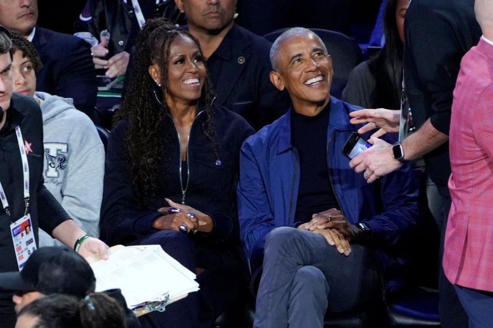 PHOTOS: Meghan Markle and Prince Harry at NBA All-Star Game The Obamas also enjoyed watching the NBA All-Star Game.