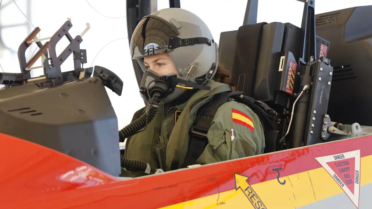Princess Leonor's Pilot Training: Which Maneuvers Has She Done and What’s Next? Princess Leonor's Helicopter Training