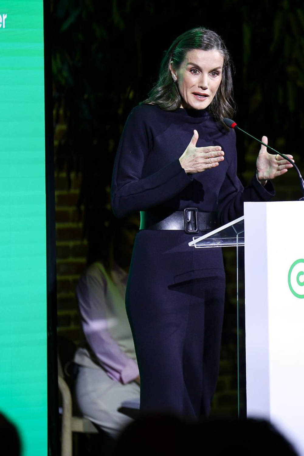 Queen Letizia Wears Classic Black COS Ensemble for World Cancer Day Appearance At the World Cancer Day event, Queen Letizia wore a versatile black COS dress