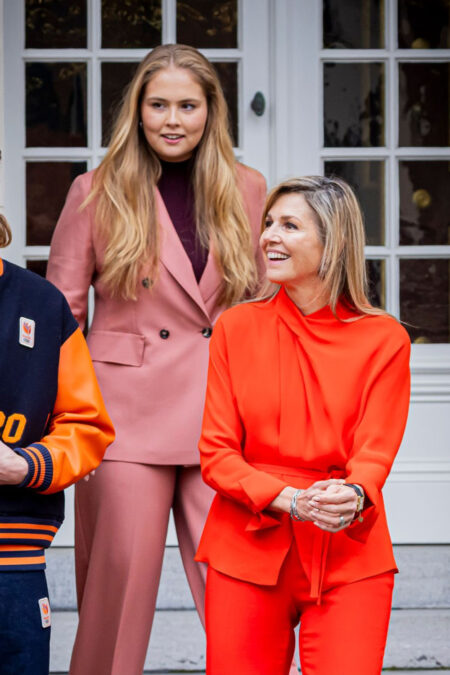 Maxima and Amalia at Noordeinde Palace: The Outfits They Chose to Welcome the Olympic Champions Maxima and Amalia Host Dutch Olympic Medalists in Style