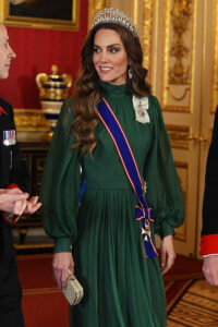 Princess Kate’s Emerald Dress, the Lover’s Knot Tiara, and Queen Mother Sapphires Kate Middleton's Style at the State Banquet