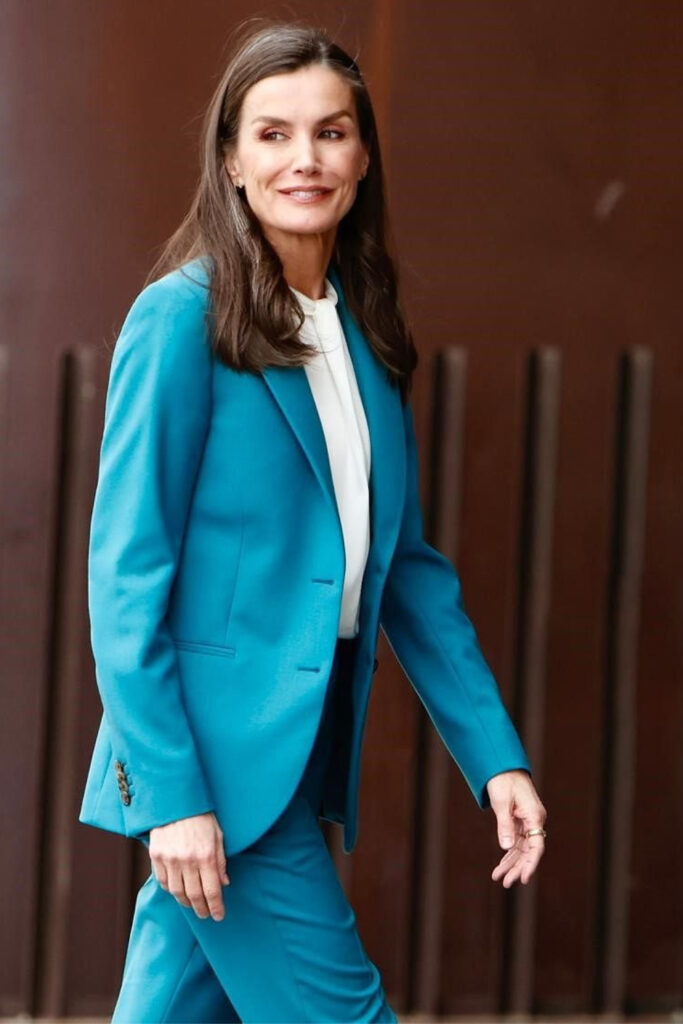 Queen Letizia's Turquoise Carolina Herrera Suit