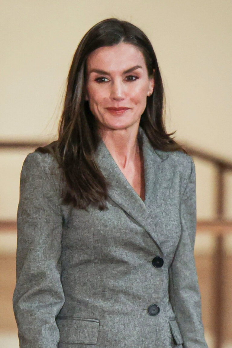 Queen Letizia Stuns in New Zara Suit at University of Alcalá Event Queen Letizia Stuns in Zara Suit at University of Alcalá