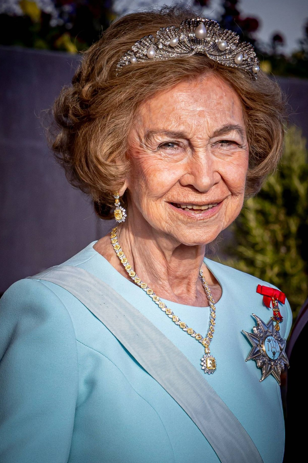 Queen Sofia Turns Heads in Stockholm Wearing the Iconic Mellerio Tiara and a Show-Stopping Gown Queen Sofía Wears Mellerio Tiara at Stockholm Gala