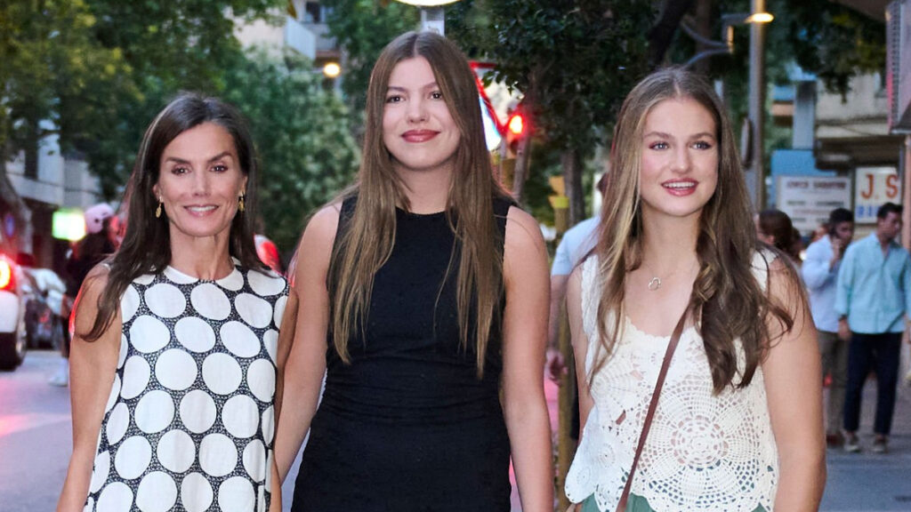 Queen Letizia, Princess Leonor and Infanta Sofia Attend Rosalia Concert in Madrid Queen Letizia and Daughters at Rosalía Madrid Show