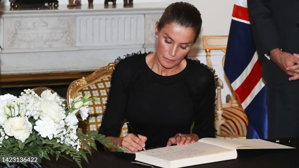 What Queen Letizia’s Handwriting Reveals About Her Personality What Queen Letizia’s Handwriting Reveals About Her Personality