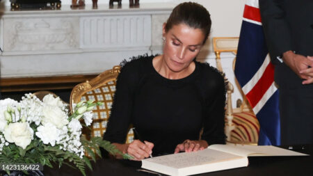 What Queen Letizia’s Handwriting Reveals About Her Personality What Queen Letizia’s Handwriting Reveals About Her Personality