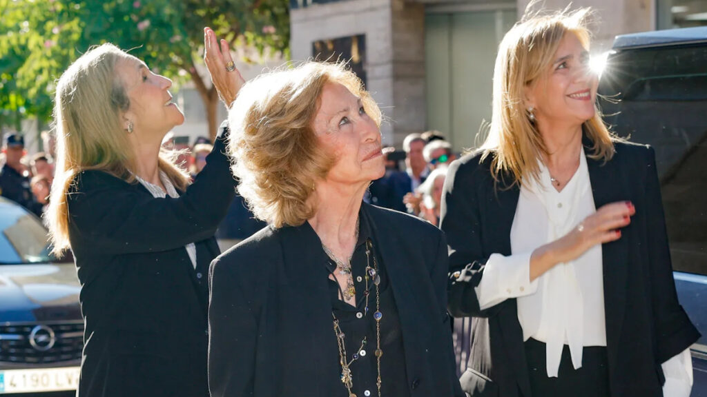 Queen Sofia and Her Daughters Elena and Cristina Spent Holy Week in Murcia Queen Sofia and Daughters Spend Holy Week in Murcia