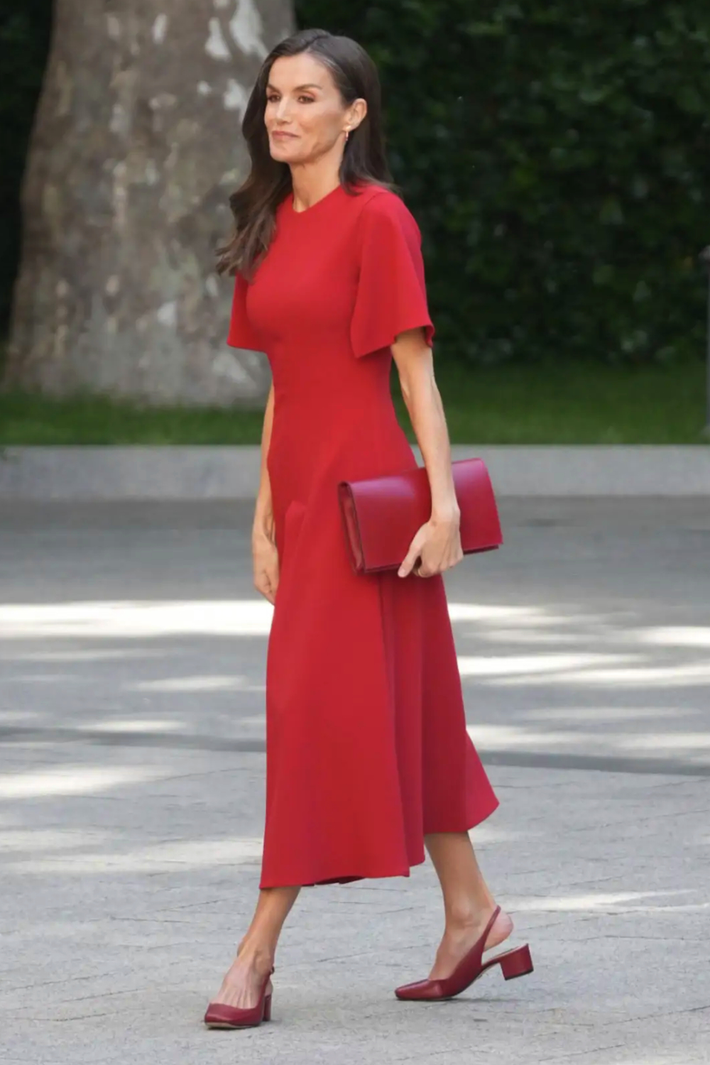 Queen Letizia's Red Adolfo Domínguez Look at the Senate and the Detail She Shares With Leonor Letizia presented the Luis Carandell journalism awards in a reworn red Adolfo Domínguez dress