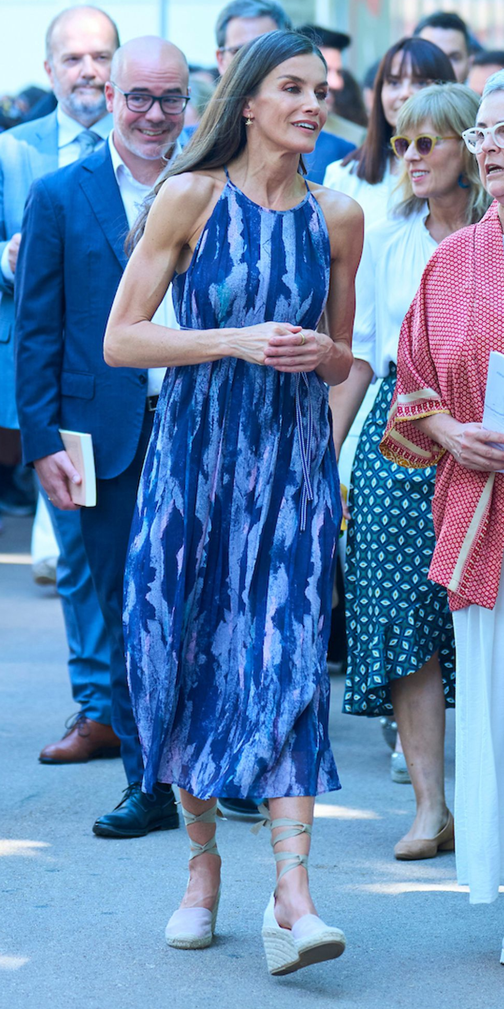 Queen Letizia's Style at the 2026 Book Fair: Reworn Dress and Espadrilles Queen Letizia's Style at the 2026 Book Fair