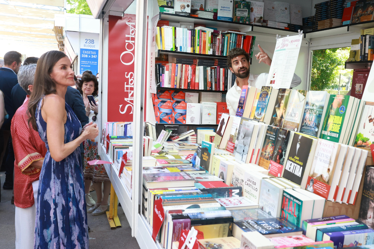 Queen Letizia's Style at the 2026 Book Fair: Reworn Dress and Espadrilles Queen Letizia at the Madrid Book Fair