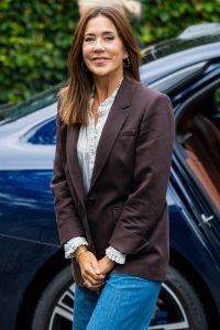 Queen Mary Opts for an Autumnal Look for Her Return to Work Queen Mary Stuns in Chic Wide-Leg Jeans and Blazer