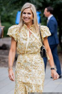 Queen Maxima Turns Heads in a Yellow Ulla Johnson Set Queen Máxima Wears a Yellow Outfit by Ulla Johnson